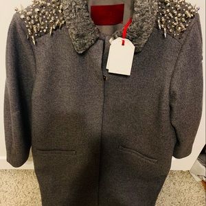 Moncler coat , this coat is very different and elegant!